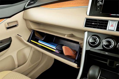 Glove Box Besar dan Praktis  Xpander Jogja